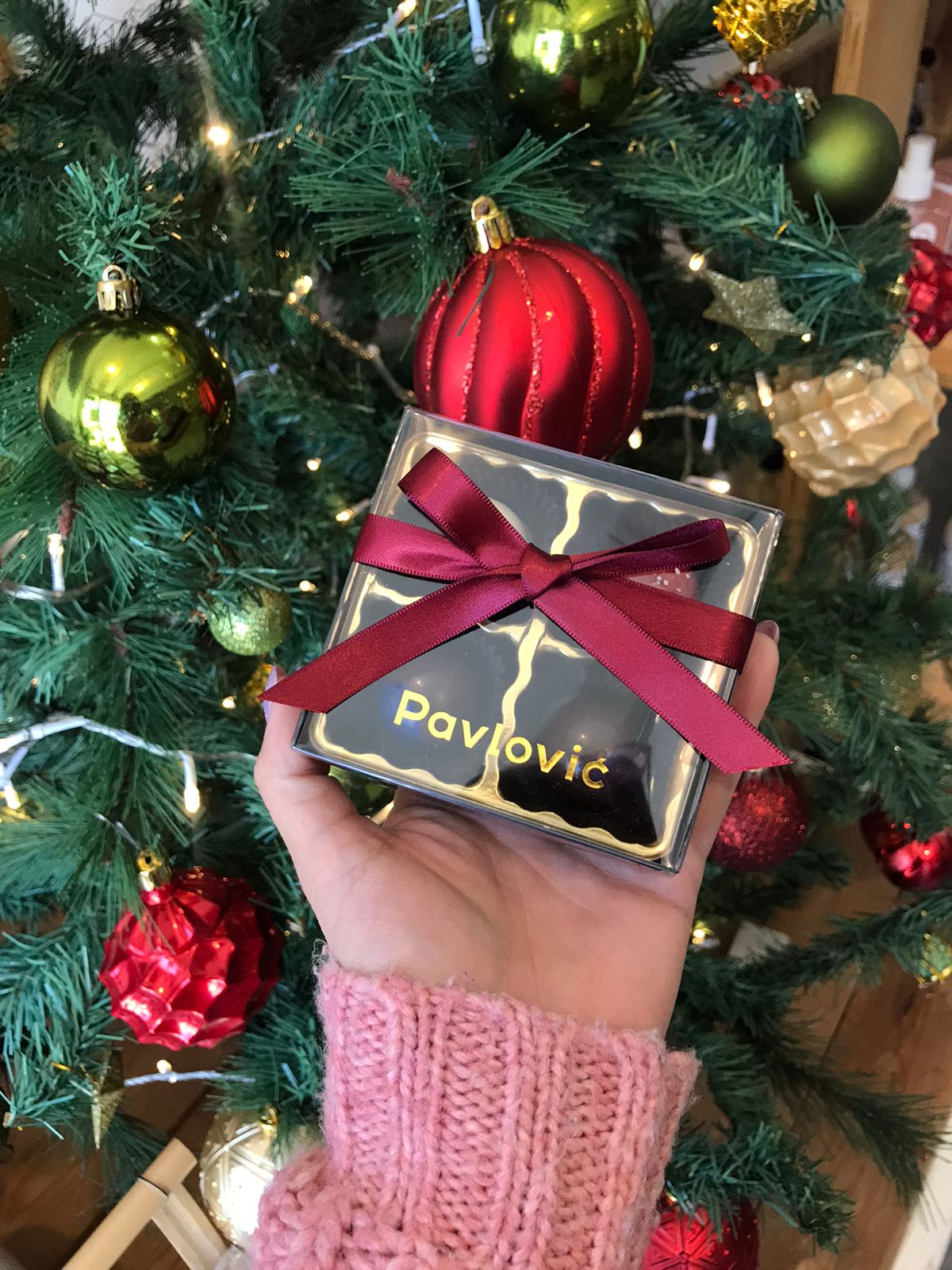 CAJA DE BOMBONES 4 PIEZAS PAVLOVIC