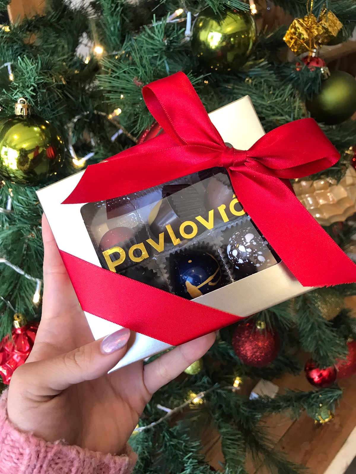 CAJA BOMBONES 6 PIEZAS PAVLOVIC